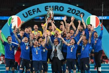 Calcio, oppio dei popoli (e dei governi)