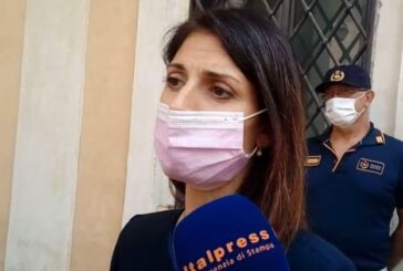 Roma, Raggi "In arrivo 10 droni per controllare la città dall'alto"
