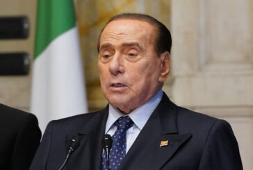 Berlusconi "Ritiro da Afghanistan grave errore, la Nato intervenga"