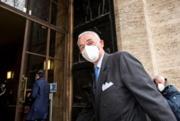 Vaccino, Palù "Valutare obbligo per chi svolge funzioni pubbliche"