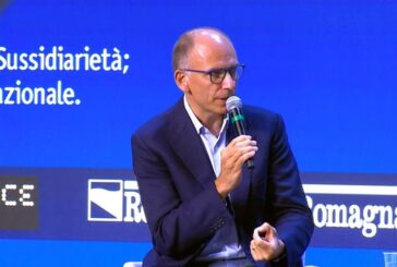 Letta "No ad ambiguità su Green Pass e vaccini"