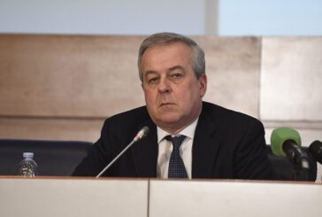 Locatelli "Analisi rigorose, ora la campagna vaccinale acceleri"
