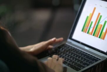 Istat, in calo la fiducia di consumatori e imprese
