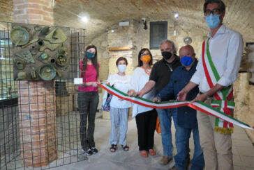 Montepulciano ospita l’arte contemporanea. Con Daniel Spoerri lo fa in grande stile