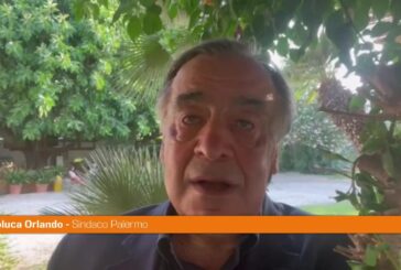 Appello di Leoluca Orlando “buon Ferragosto e vi invito a vaccinarvi”