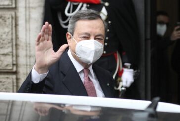 Draghi "La campagna vaccinale procede, a fine settembre copertura 80%"