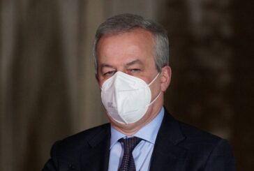 Vaccino, Locatelli "Presto la terza dose per i pazienti fragili"
