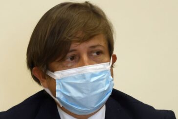 Vaccino, Sileri "Medici e farmacisti per convincere 3,7 mln over 50"