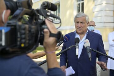 Covid, Tajani "Tampone gratuito per chi non può vaccinarsi"