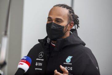 Hamilton fa 100 vittorie in Russia, dietro Verstappen e Sainz