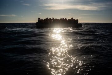 Notte di sbarchi a Lampedusa, 686 migranti in un solo barcone