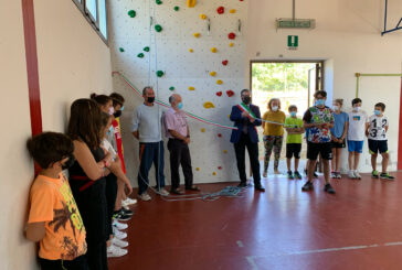 Monteriggioni: inaugurata la nuova parete da arrampicata alla Dante Alighieri