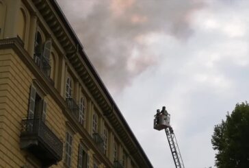 Torino, incendio in edificio in piazza Carlo Felice