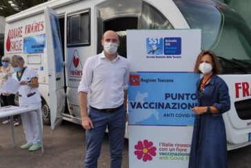 Il camper vaccinale a San Gimignano: 48 vaccinati in 3 ore