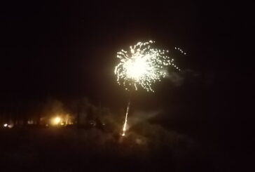 Vertine: elicottero e fuochi artificiali nella notte