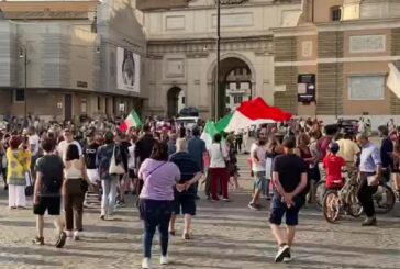 No Vax, manifestazione in piazza a Roma