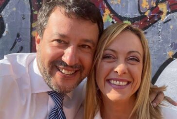 Abbraccio Meloni-Salvini a Roma "Destinati a governare insieme"