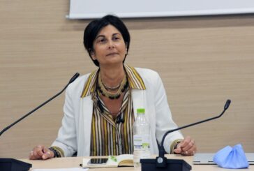 Covid, Bisceglia "Curva scede grazie ai vaccini ma prudenza"