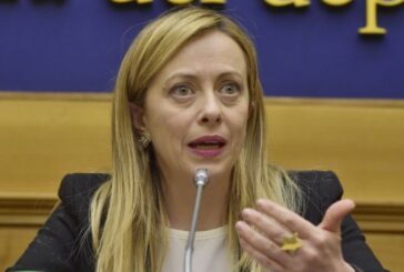 Meloni "Nostalgici fascismo non ci servono, utili idioti della sinistra"