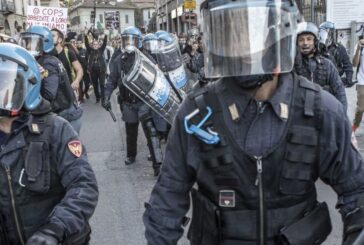 Scontri al corteo no Green Pass a Roma, attaccata sede Cgil