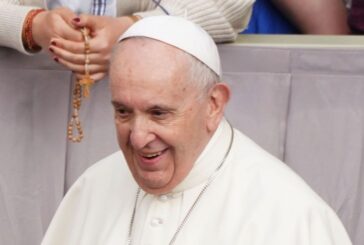 Papa "Basta atti di violenza, è sconfitta per tutti"