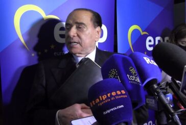 Berlusconi "Centrodestra italiano lontano dagli estremismi"