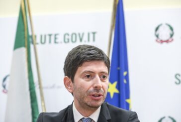 Covid, Speranza: "Auspico che Ema decida presto su vaccino a 5-12enni"