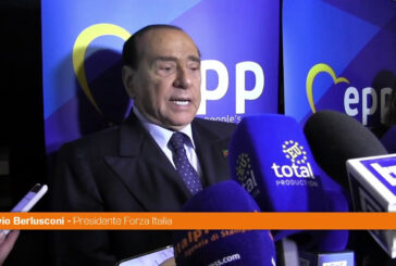 Berlusconi: "Il centrodestra italiano è lontano dagli estremismi"