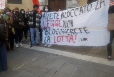 Manifestazione a Siena contro il blocco del ddl Zan