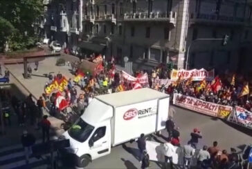 Sciopero Usb, corteo di protesta a Palazzo Isimbardi a Milano
