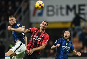 Calhanoglu su rigore e autogol De Vrij, Milan-Inter 1-1
