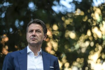 Conte "Draghi resti premier, la stabilità del Governo è prioritaria"