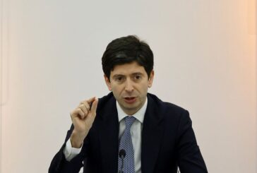 Vaccino, Speranza "Oltre 3 milioni hanno ricevuto la terza dose"