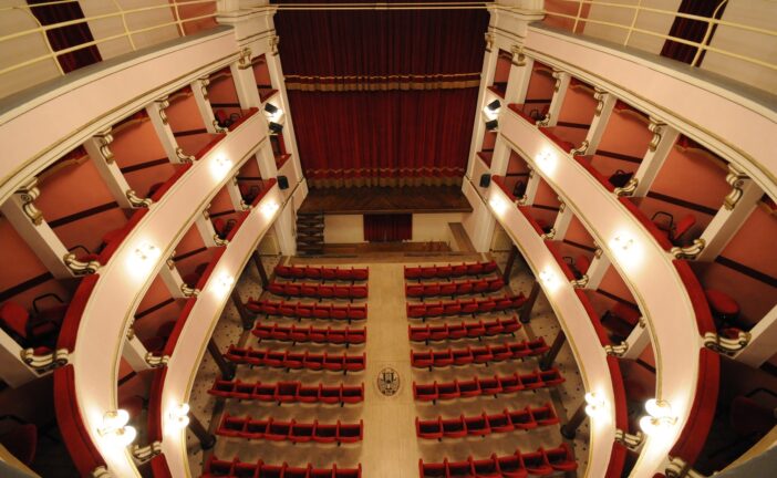 Rapolano inaugura la rassegna per ragazzi “Il Teatro Incantato” con “Canto di Natale”