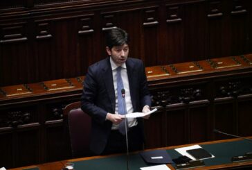 Covid, Speranza "Sul vaccino ai bambini fidiamoci dei pediatri"