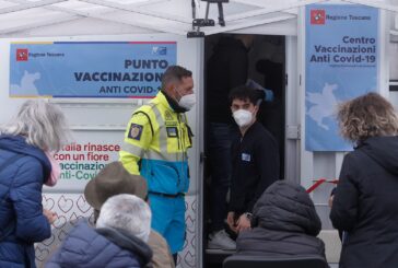 Successo per il camper vaccinale dell’Asl Toscana sud est