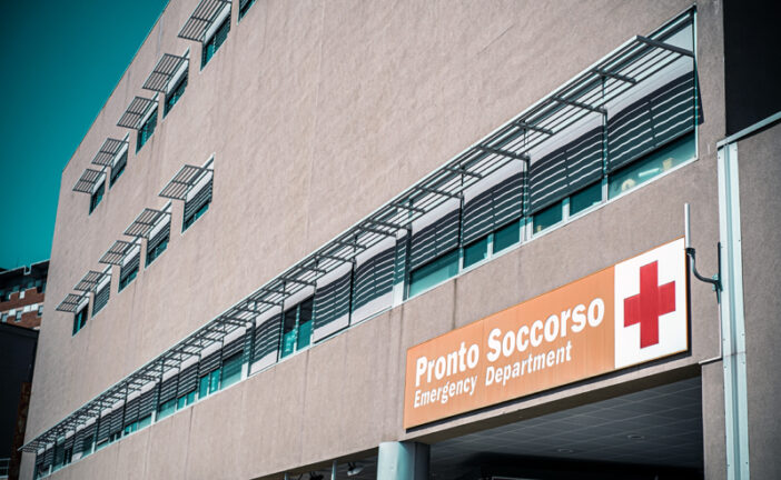 Anziano cade dalla bici a Colle: è molto grave