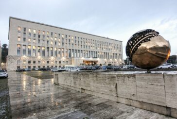 Ucraina, la Farnesina invita gli italiani a lasciare il Paese