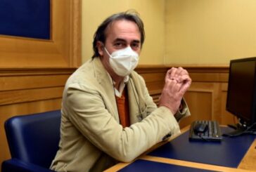Energia, Bonelli "Governo tassa rinnovabili ma non tocca profitti gas"
