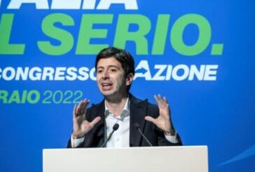 Speranza "Covid non sparisce 31 marzo, teniamo green pass e mascherine"