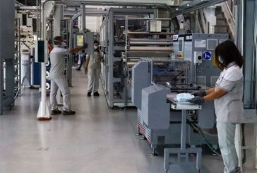 A febbraio cresce fiducia per imprese, in calo per i consumatori