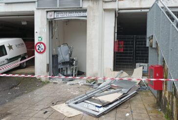 Fanno esplodere il bancomat di San Miniato: via a mani vuote