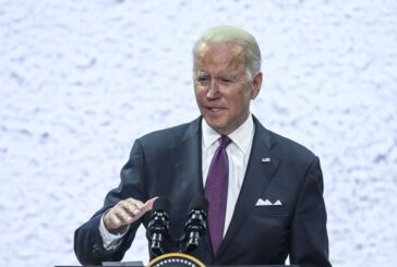 I paracadutisti arrivano a Kharkiv. Biden "Putin pagherà un prezzo alto"
