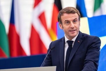 Ucraina, Macron "Putin ha scelto la guerra, le sue sono bugie"