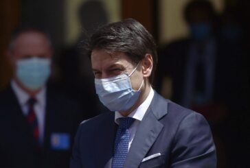 Ucraina, Conte "Lavorare a una soluzione politica"