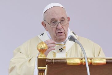 Papa prega per i bambini ucraini "Vittime della superbia degli adulti"