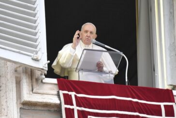 Papa "Abolire la guerra prima che cancelli l'uomo dalla storia"