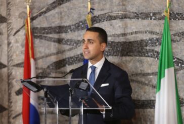 Ucraina, Di Maio sente Kuleba "Avanti con i negoziati"