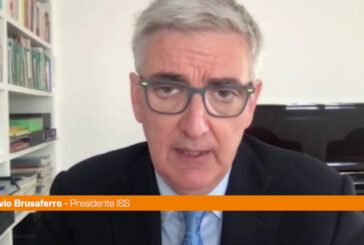 Covid, Brusaferro: "Ancora in calo l'incidenza"