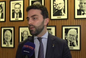 Ue, Zanni "Da sanzioni effetti immediati sull'economia russa"
